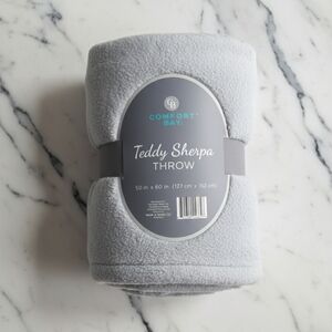 Comfort Bay Light Gray Sherpa Blanket